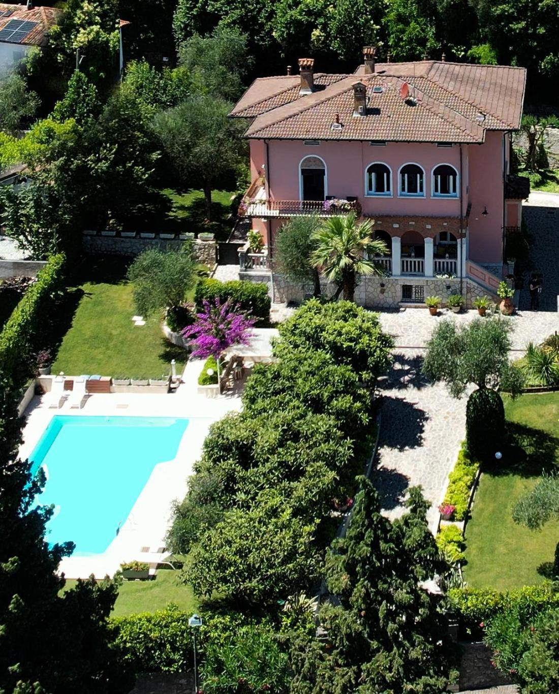 Villa Lou ตอสโกลาโน มาแดร์โน ภายนอก รูปภาพ