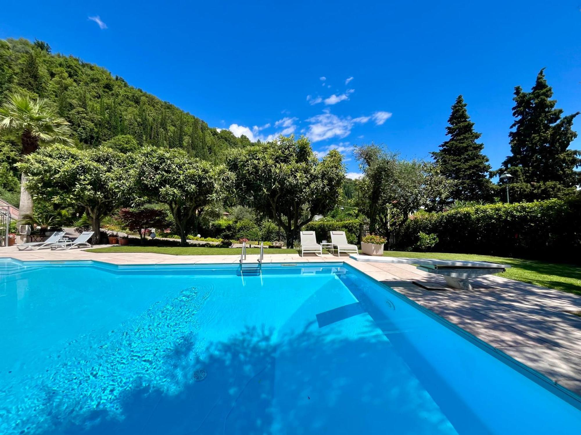 Villa Lou ตอสโกลาโน มาแดร์โน ภายนอก รูปภาพ