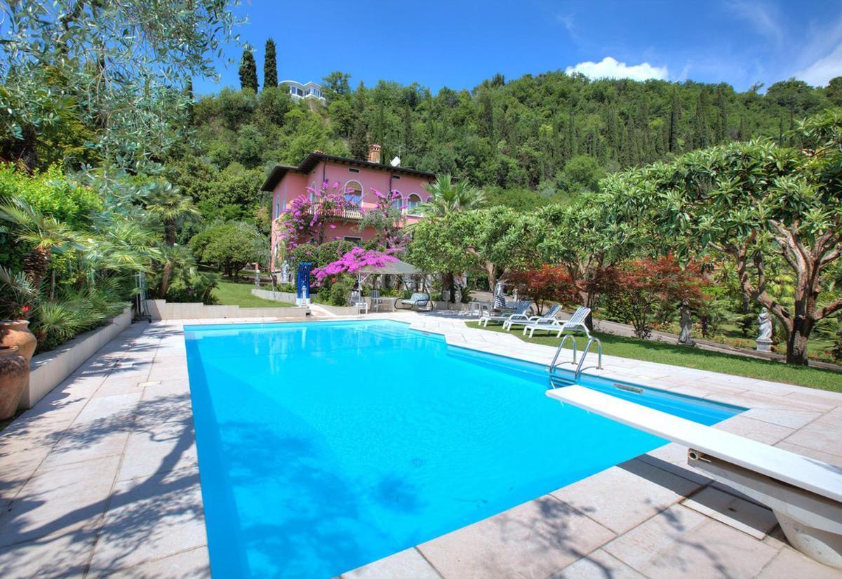 Villa Lou ตอสโกลาโน มาแดร์โน ภายนอก รูปภาพ